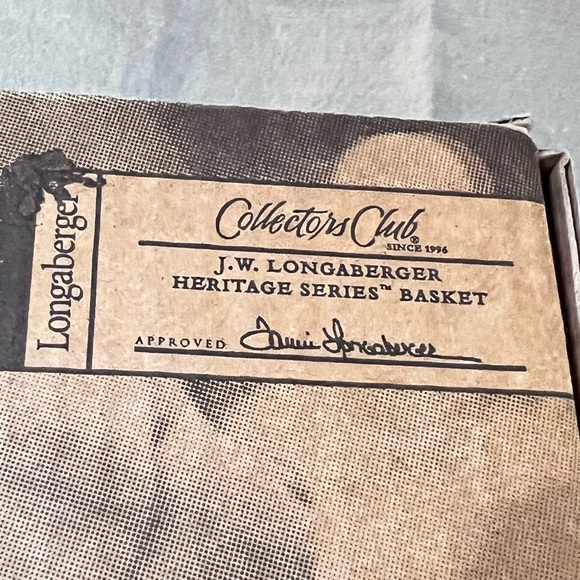 NIB Longaberger JW Heritage Series Cake Basket w/Liner, Protector, Riser, Lid - Picture 11 of 11